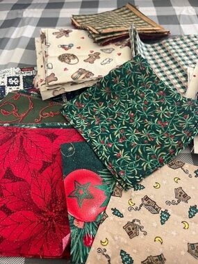 Christmas cotton quilt Fabric Fat Quarters Bundle - Red & Green Holiday